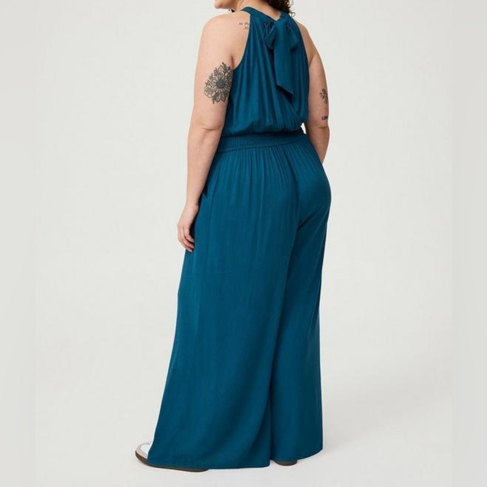 [1/US 1X]Torrid Sleeveless High Neck Jumpsuit Teal Halter - Picture 3 of 8